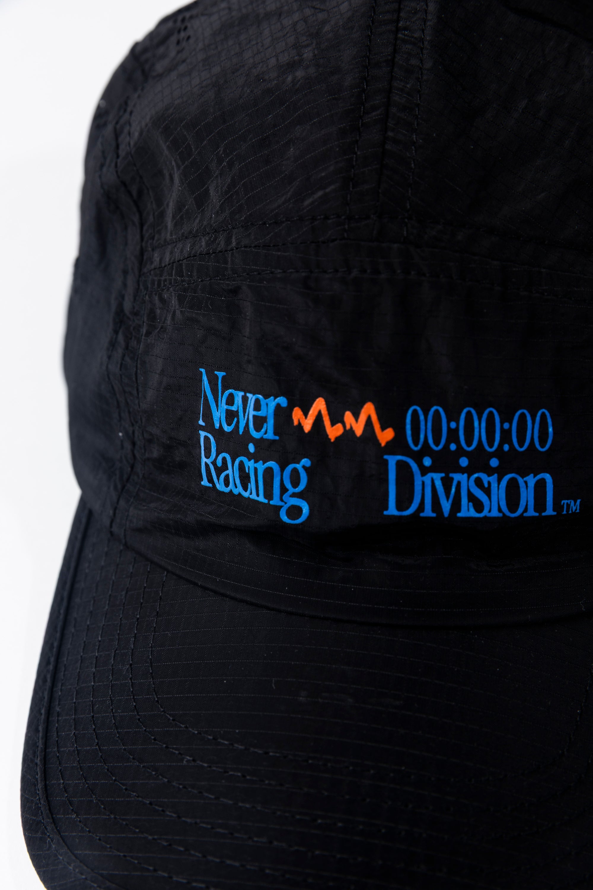 NEVER RACING DIVISION BLACK CAP