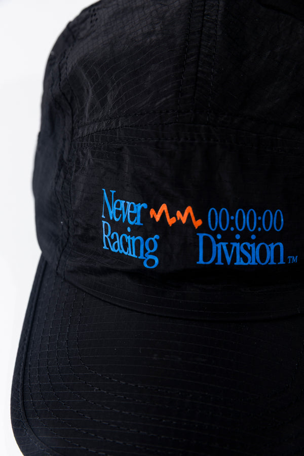 NEVER RACING DIVISION BLACK CAP