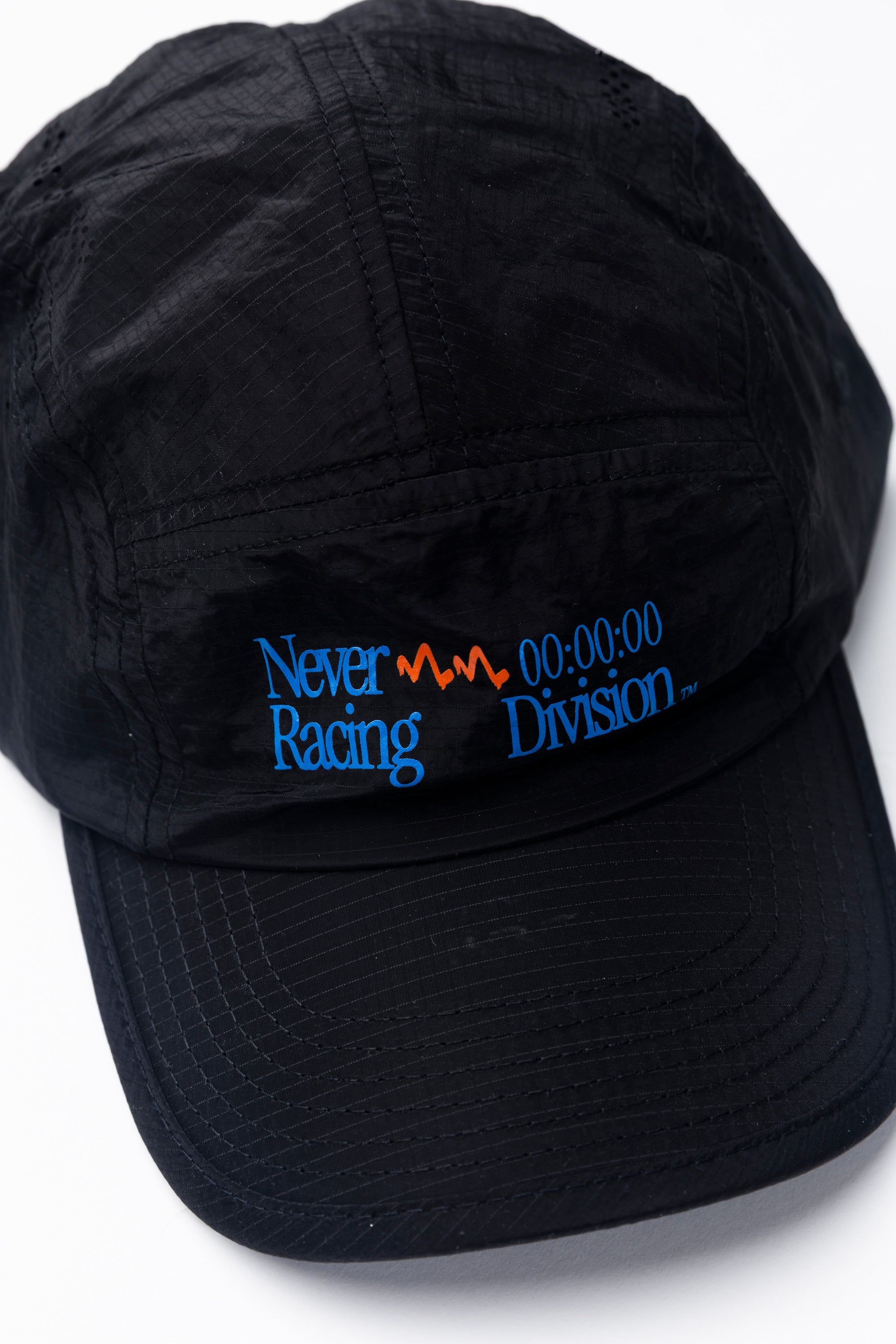 NEVER RACING DIVISION BLACK CAP