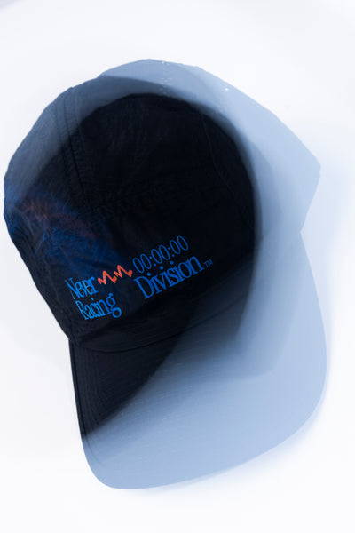 NEVER RACING DIVISION BLACK CAP