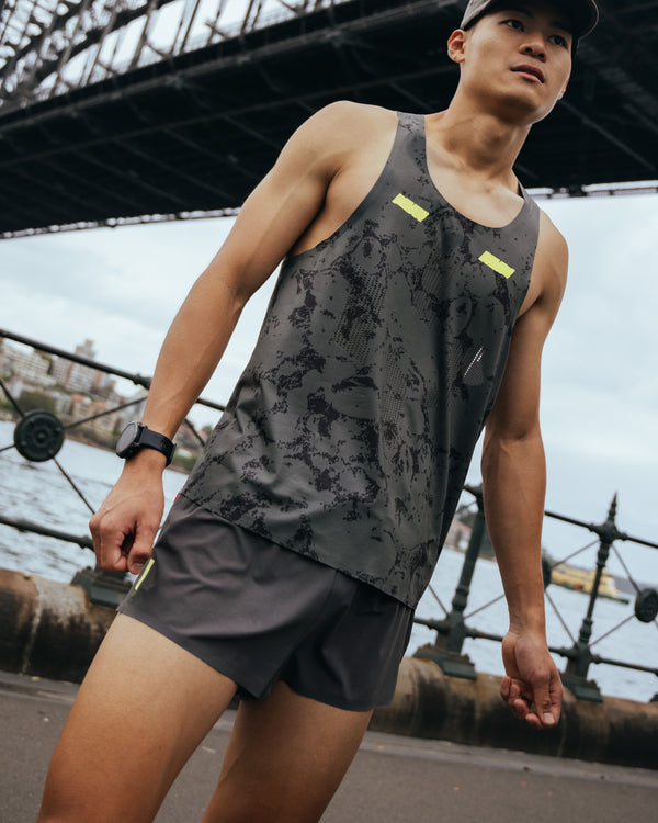 BLUR SPLIT SHORTS